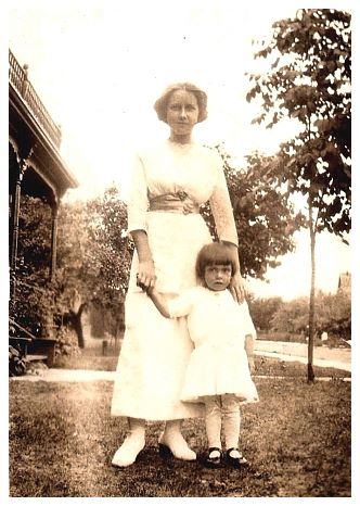 1924.. - Rob's mother Ella and sister Eileen...jpg